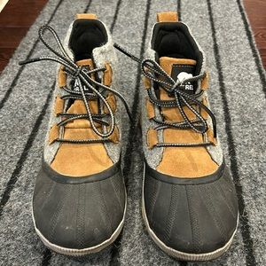 Women’s Sorel classic duck boot - size 8.5 - great condition